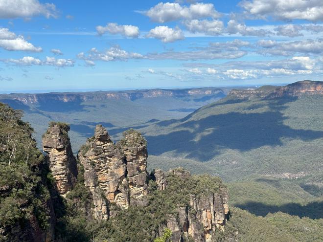View of the Three Sisters from Echo Point Lookout